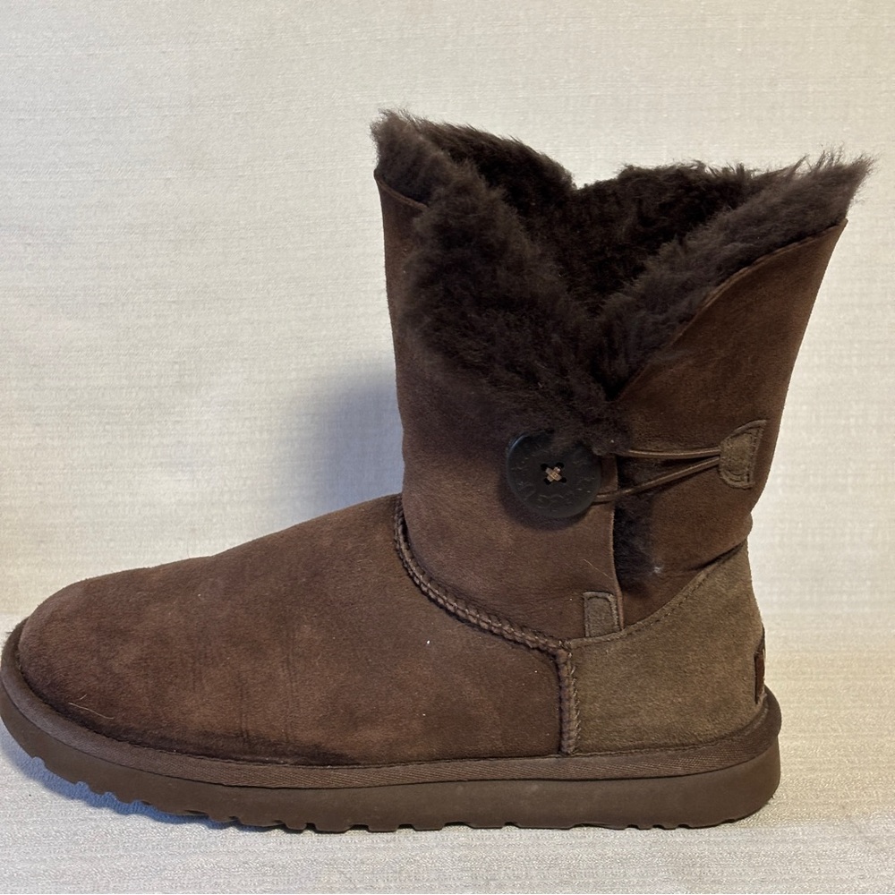 UGG Australia Bailey Button Boots Brown Sz 7 S/N 5803
